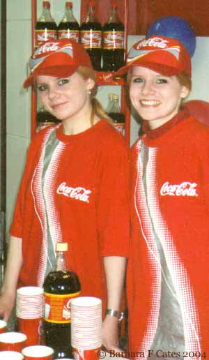 Coca Cola devushki (girls) at Yekaterinburg Consulate celebration